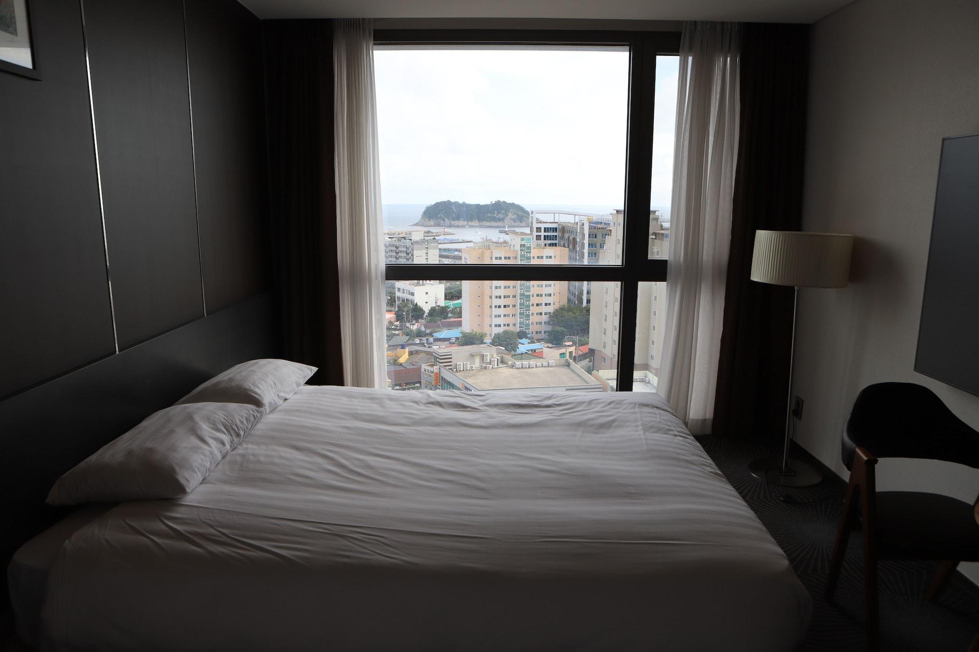 Golden Daisy Hotel Seogwipo Dış mekan fotoğraf