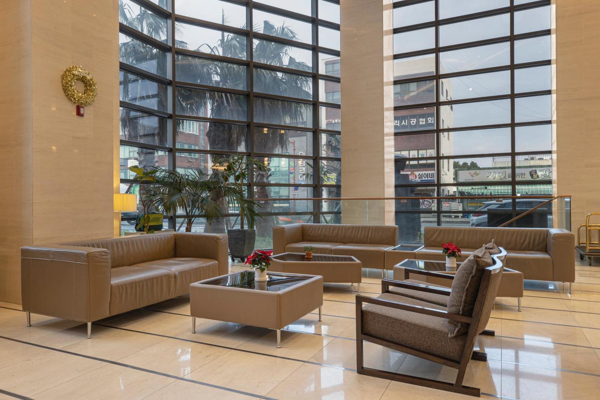 Golden Daisy Hotel Seogwipo Dış mekan fotoğraf