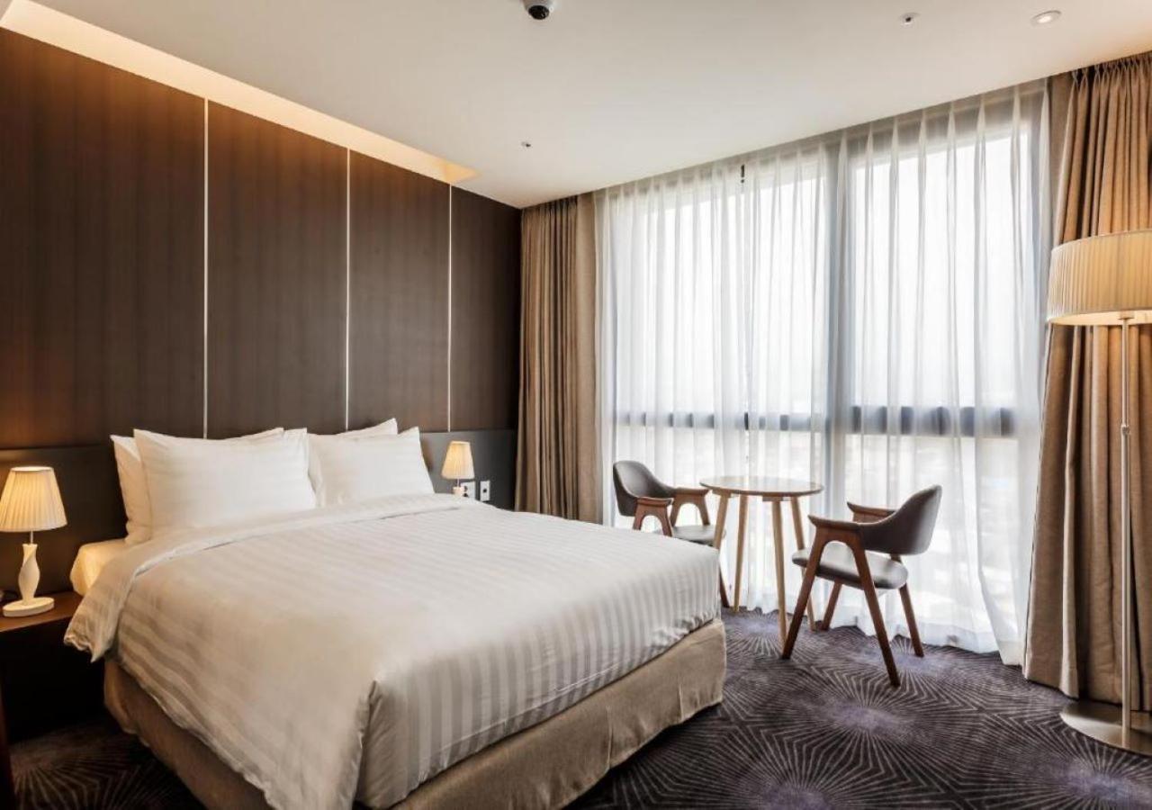 Golden Daisy Hotel Seogwipo Dış mekan fotoğraf