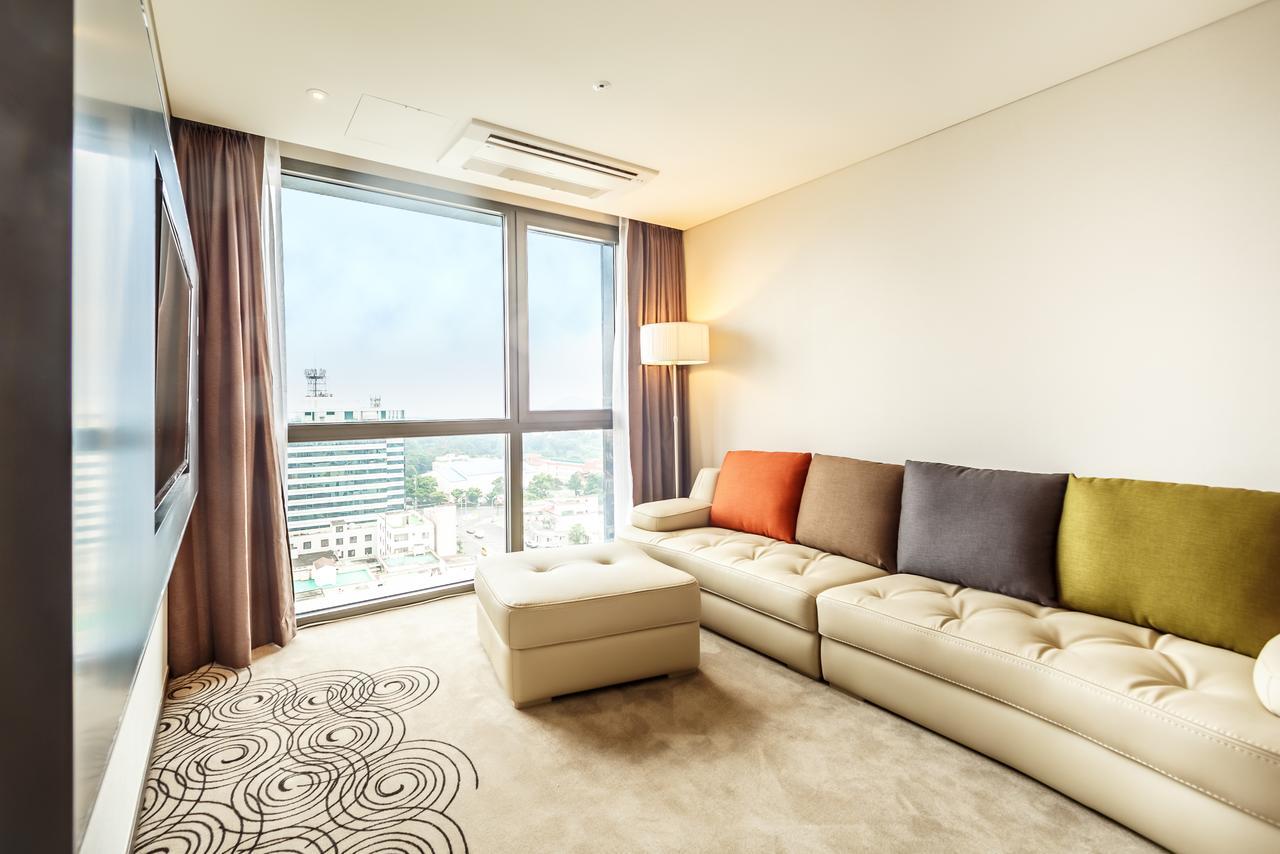 Golden Daisy Hotel Seogwipo Dış mekan fotoğraf
