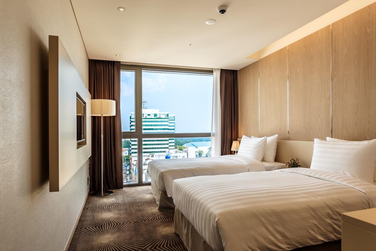 Golden Daisy Hotel Seogwipo Dış mekan fotoğraf